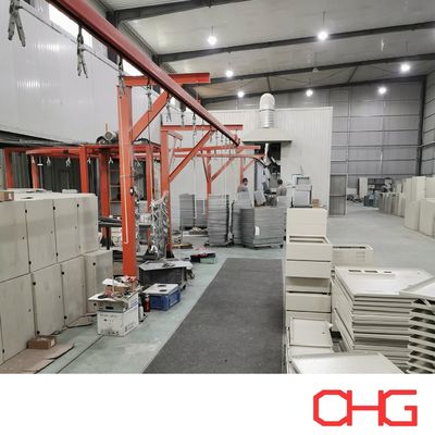Équipement de convoyeur aérien monorail pour revêtement en poudre Parties métalliques en tôle personnalisées Options de personnalisation